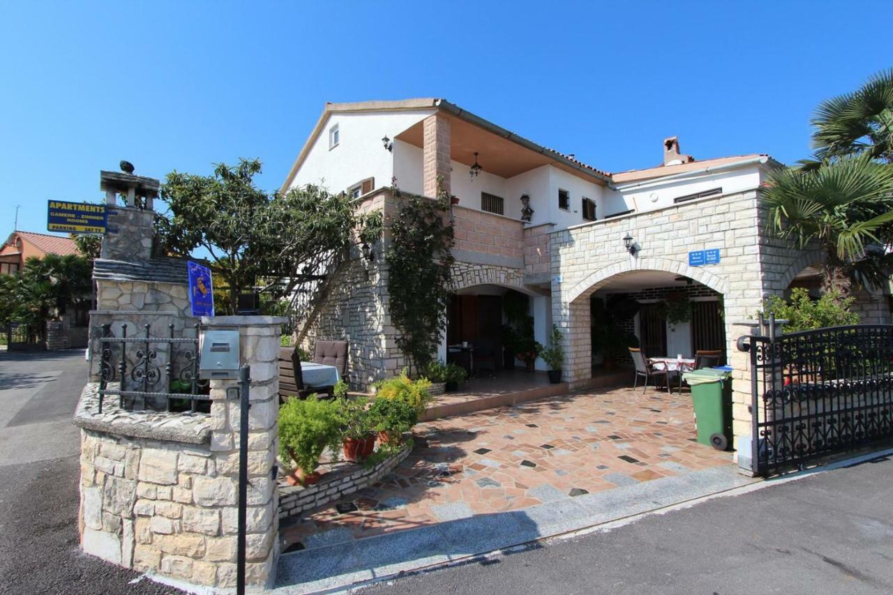 Guest House Rexa Ровинь Экстерьер фото