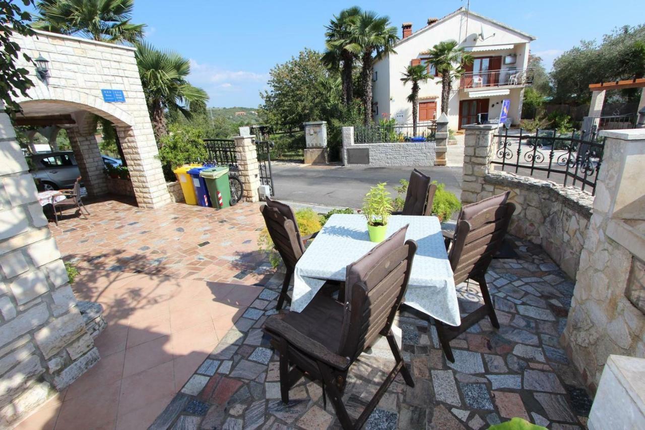 Guest House Rexa Ровинь Экстерьер фото