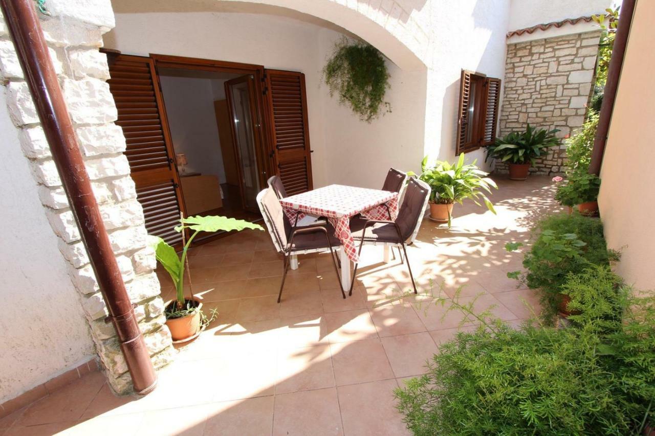 Guest House Rexa Ровинь Экстерьер фото