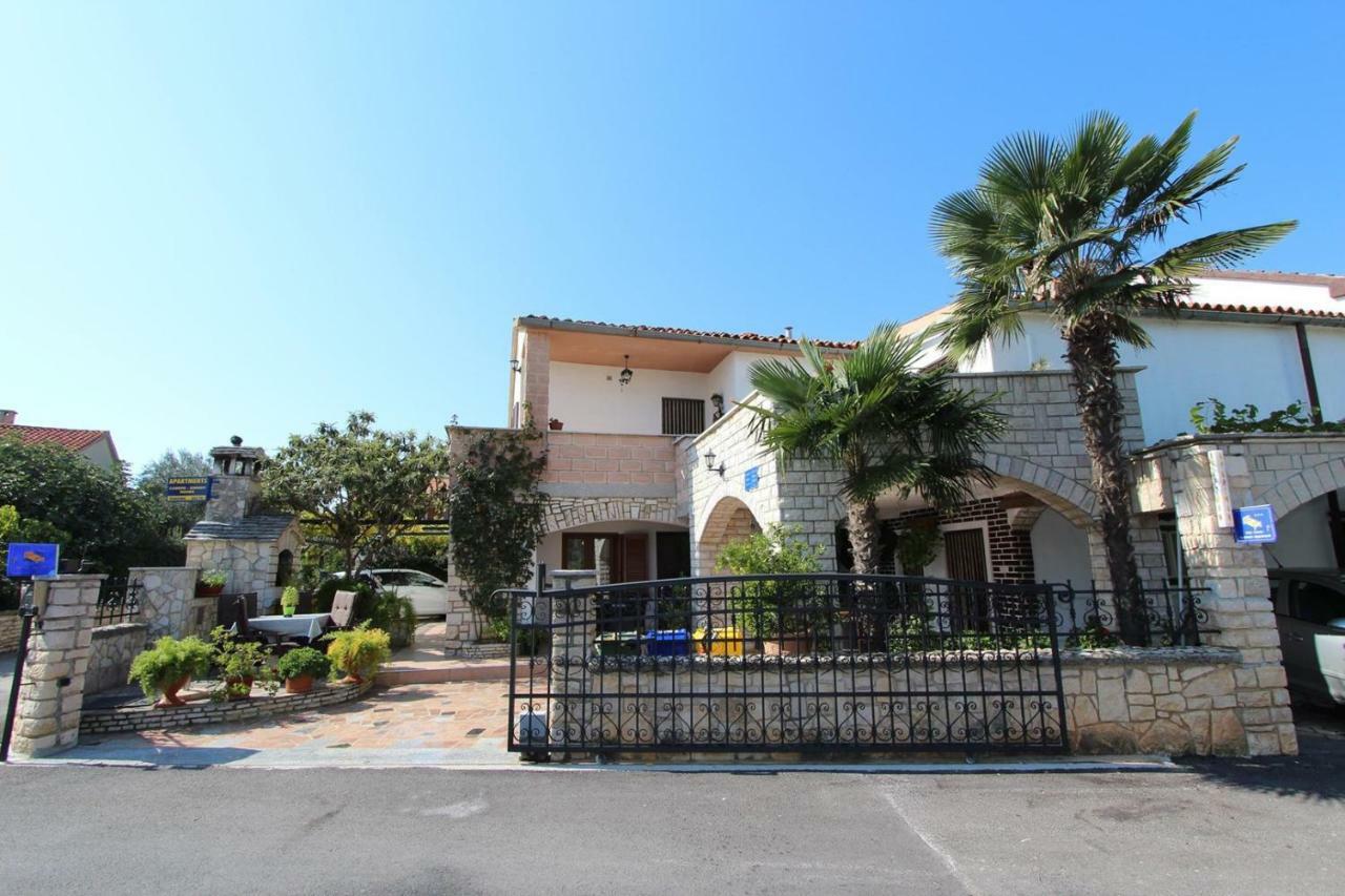 Guest House Rexa Ровинь Экстерьер фото